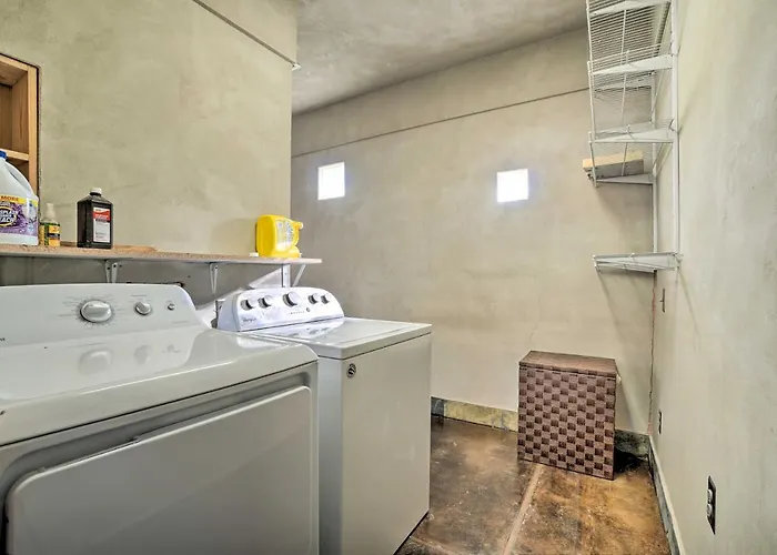 Mtn-view W/ Fenced Backyard In Rimrock! *