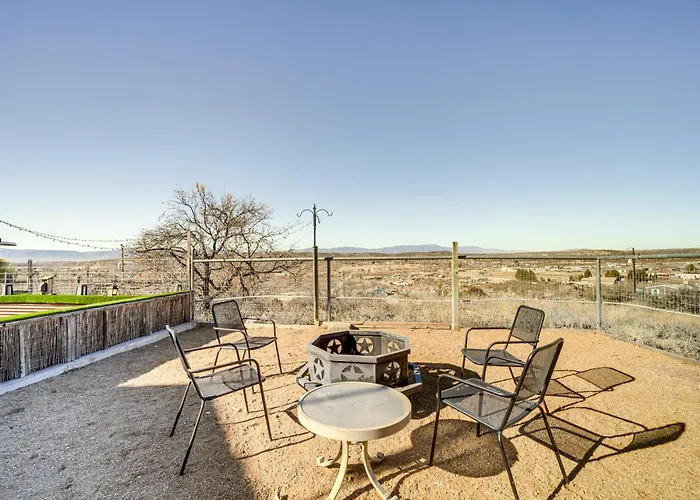 Holiday home Mtn-view W/ Fenced Backyard In Rimrock!